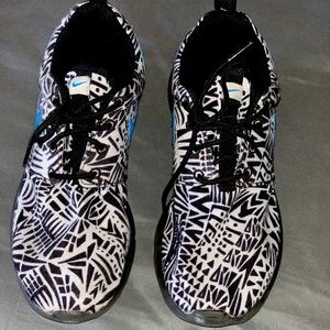 Nike Roshe Run Print Black Blue Casual Sneakers Women's Size 5.5